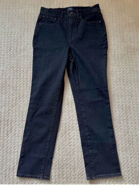 J. Crew | Essential Straight Jean in Black | Size 25